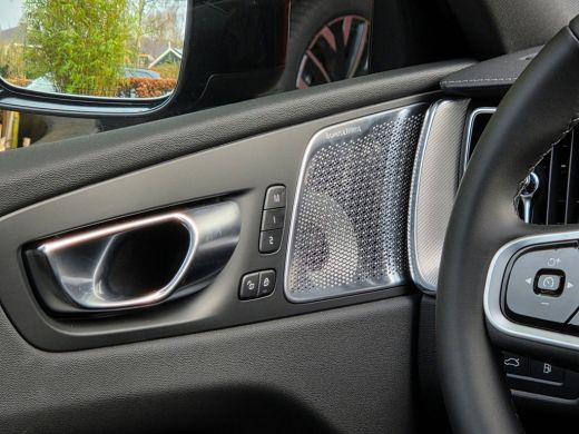 Volvo  XC60 2.0 T8 Plug-in hybrid AWD Ultra Black Edition | 22" VOSSEN HF-5 | Full Option! | Bowers&Wilkins |... ActivLease financial lease