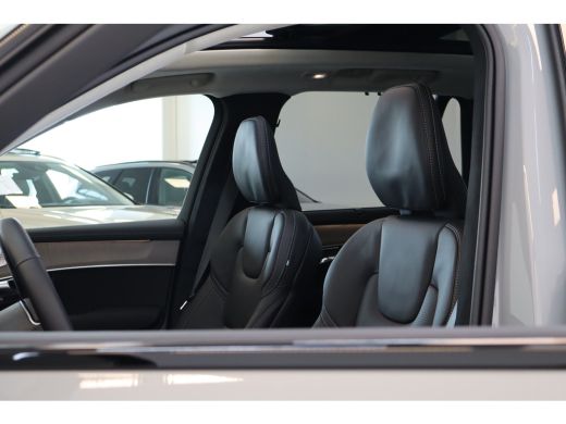 Volvo  XC90 T8 455PK AWD Ultra Dark | Massage/ventilatie | B&W audio | HUD | 21" | Luchtvering ActivLease financial lease