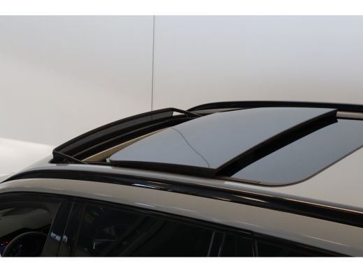 Volvo  XC90 T8 455PK AWD Ultra Dark | Massage/ventilatie | B&W audio | HUD | 21" | Luchtvering ActivLease financial lease