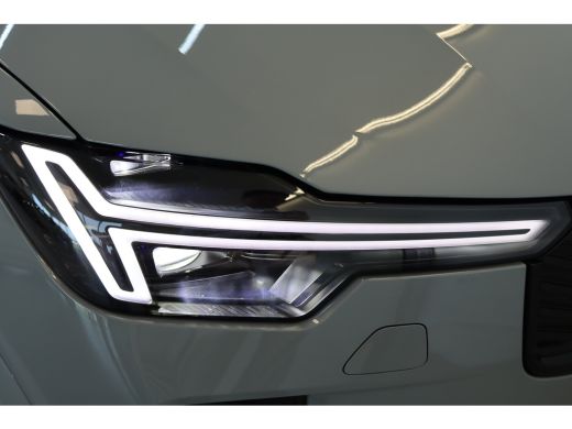 Volvo  XC90 T8 455PK AWD Ultra Dark | Massage/ventilatie | B&W audio | HUD | 21" | Luchtvering ActivLease financial lease