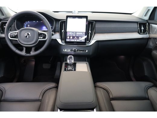 Volvo  XC90 T8 455PK AWD Ultra Dark | Massage/ventilatie | B&W audio | HUD | 21" | Luchtvering ActivLease financial lease