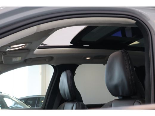 Volvo  XC90 T8 455PK AWD Ultra Dark | Massage/ventilatie | B&W audio | HUD | 21" | Luchtvering ActivLease financial lease