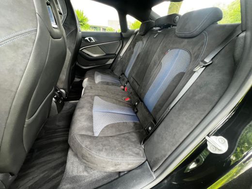 BMW 2 Serie Gran Coup&eacute; M235i xDrive High Executive | HUD | Harman/Kardon | Alcantara | ActivLease financial lease