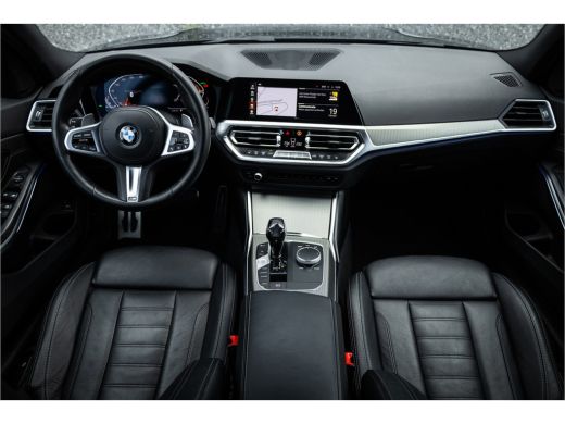 BMW 3 Serie Touring 320i M Sport High Ex Camera / HiFi / Trekhaak / 19inch / ActivLease financial lease