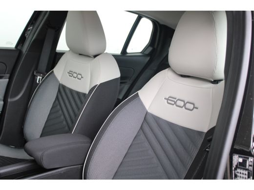 Fiat 600 ICON | 8 Jaar garantie | Camera | Winter pack | Navigatie | Premium audio | Cruise control | ActivLease financial lease