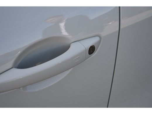 Fiat 600 Icon VOORRAAD-ACTIE! | 8 Jaar Fabrieksgarantie | ALL-seasonbanden | Carplay | Stoelverwarming ActivLease financial lease