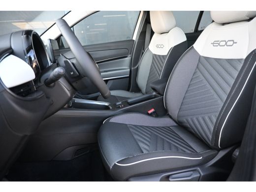 Fiat 600 Icon VOORRAAD-ACTIE! | 8 Jaar Fabrieksgarantie | ALL-seasonbanden | Carplay | Stoelverwarming ActivLease financial lease