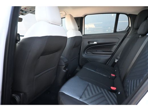 Fiat 600 Icon VOORRAAD-ACTIE! | 8 Jaar Fabrieksgarantie | ALL-seasonbanden | Carplay | Stoelverwarming ActivLease financial lease