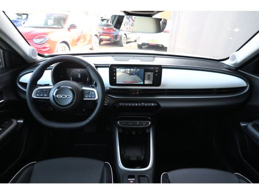 Fiat 600 Icon VOORRAAD-ACTIE! | 8 Jaar Fabrieksgarantie | ALL-seasonbanden | Carplay | Stoelverwarming ActivLease financial lease