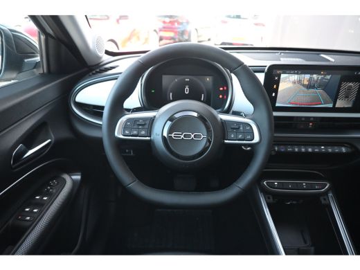 Fiat 600 Icon VOORRAAD-ACTIE! | 8 Jaar Fabrieksgarantie | ALL-seasonbanden | Carplay | Stoelverwarming ActivLease financial lease