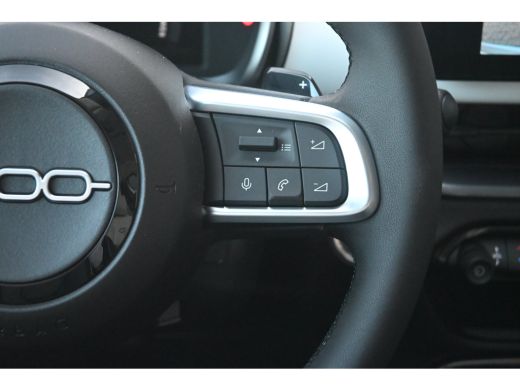 Fiat 600 Icon VOORRAAD-ACTIE! | 8 Jaar Fabrieksgarantie | ALL-seasonbanden | Carplay | Stoelverwarming ActivLease financial lease