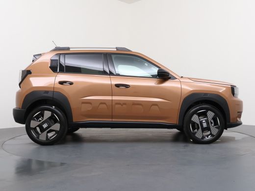 Fiat Grande Panda 1.2 Hybrid La Prima | Fix & Go bandenreparatieset | Metaalkleur | Pack Winter ActivLease financial lease