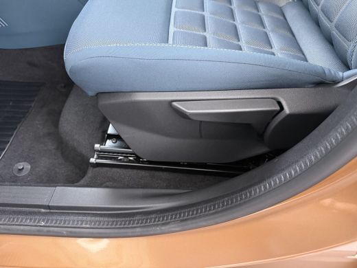 Fiat Grande Panda 1.2 Hybrid La Prima | Fix & Go bandenreparatieset | Metaalkleur | Pack Winter ActivLease financial lease