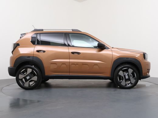 Fiat Grande Panda La Prima | 10,25" touchscreen radio met Bluetooth, DAB & USB &eacute;n Navigatie | Automatische aircondi... ActivLease financial lease