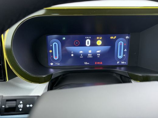 Fiat Grande Panda La Prima | 10,25" touchscreen radio met Bluetooth, DAB & USB &eacute;n Navigatie | Automatische aircondi... ActivLease financial lease