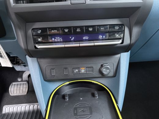 Fiat Grande Panda La Prima | 10,25" touchscreen radio met Bluetooth, DAB & USB &eacute;n Navigatie | Automatische aircondi... ActivLease financial lease