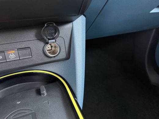 Fiat Grande Panda La Prima | 10,25" touchscreen radio met Bluetooth, DAB & USB &eacute;n Navigatie | Automatische aircondi... ActivLease financial lease