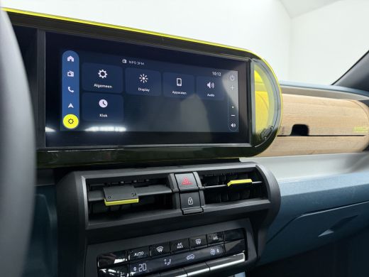 Fiat Grande Panda La Prima | 10,25" touchscreen radio met Bluetooth, DAB & USB &eacute;n Navigatie | Automatische aircondi... ActivLease financial lease
