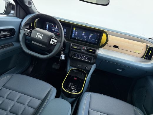 Fiat Grande Panda La Prima | 10,25" touchscreen radio met Bluetooth, DAB & USB &eacute;n Navigatie | Automatische aircondi... ActivLease financial lease