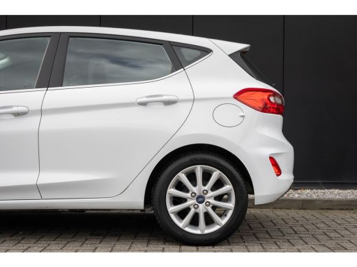 Ford Fiesta 1.0 EcoBoost Titanium | 100% dealer onderhouden | Navigatie incl. bluetooth | Cruise control | Cl... ActivLease financial lease