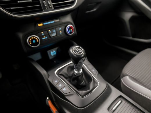 Ford Focus 1.0 EcoBoost Sport (APPLE CARPLAY, CAMERA, TREKHAAK, MODE KNOP, SPORTSTOELEN, LM VELGEN, PARKEERS... ActivLease financial lease