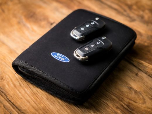 Ford Focus 1.0 EcoBoost Sport (APPLE CARPLAY, CAMERA, TREKHAAK, MODE KNOP, SPORTSTOELEN, LM VELGEN, PARKEERS... ActivLease financial lease