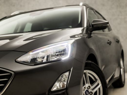 Ford Focus 1.0 EcoBoost Sport (APPLE CARPLAY, CAMERA, TREKHAAK, MODE KNOP, SPORTSTOELEN, LM VELGEN, PARKEERS... ActivLease financial lease