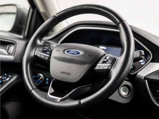 Ford Focus 1.0 EcoBoost Sport (APPLE CARPLAY, CAMERA, TREKHAAK, MODE KNOP, SPORTSTOELEN, LM VELGEN, PARKEERS... ActivLease financial lease