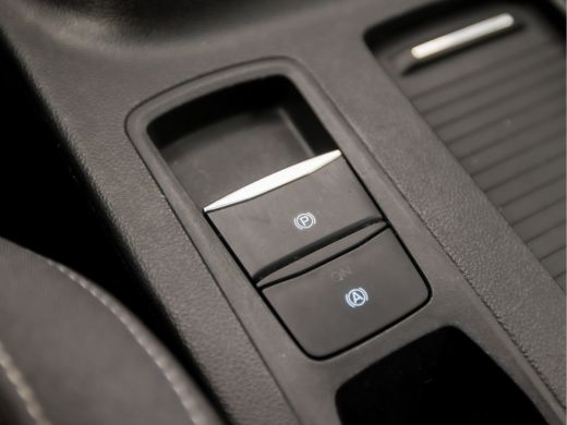 Ford Focus 1.0 EcoBoost Sport (APPLE CARPLAY, CAMERA, TREKHAAK, MODE KNOP, SPORTSTOELEN, LM VELGEN, PARKEERS... ActivLease financial lease