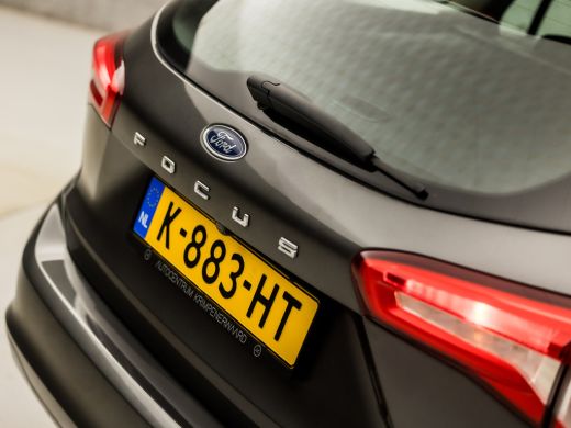 Ford Focus 1.0 EcoBoost Sport (APPLE CARPLAY, CAMERA, TREKHAAK, MODE KNOP, SPORTSTOELEN, LM VELGEN, PARKEERS... ActivLease financial lease