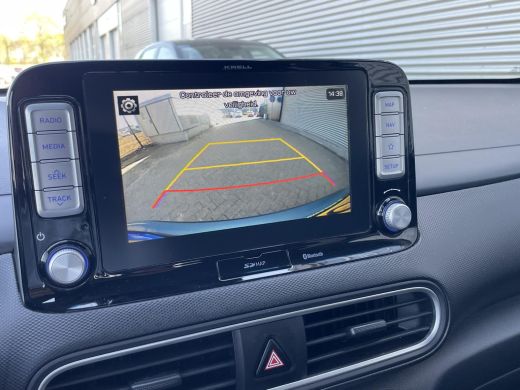 Hyundai Kona EV Premium 64 kWh | Achteruitrijcamera | Stoelverwarming | ActivLease financial lease