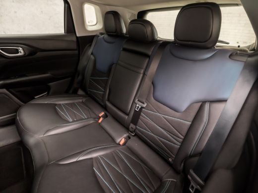 Jeep Compass 4xe 240 Plug-in Hybrid Electric Upland 240Pk Automaat (VIRTUAL COCKPIT, APPLE CARPLAY, GROOT NAVI... ActivLease financial lease