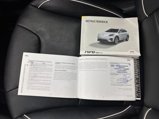 Kia e-Niro ExecutiveLine 64 kWh [ 3-Fase ] {SOH-100%} (INCL-BTW) Aut.*HEATPUMP | LEATHER | FULL-LED | NAVI-F... ActivLease financial lease