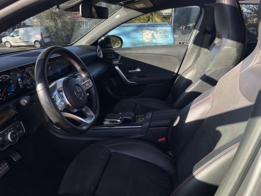 Mercedes-Benz A-Klasse 200 Business Solution AMG | Panoramadak | MBUX | ActivLease financial lease