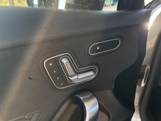 Mercedes-Benz A-Klasse 200 Business Solution AMG | Panoramadak | MBUX | ActivLease financial lease