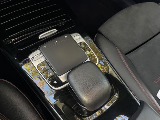 Mercedes-Benz A-Klasse 200 Business Solution AMG | Panoramadak | MBUX | ActivLease financial lease