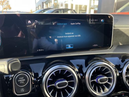 Mercedes-Benz A-Klasse 200 Business Solution AMG | Panoramadak | MBUX | ActivLease financial lease