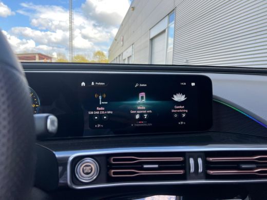 Mercedes-Benz EQC 400 4MATIC AMG Line 80 kWh | Multibeam LED | 360 Camera | ActivLease financial lease