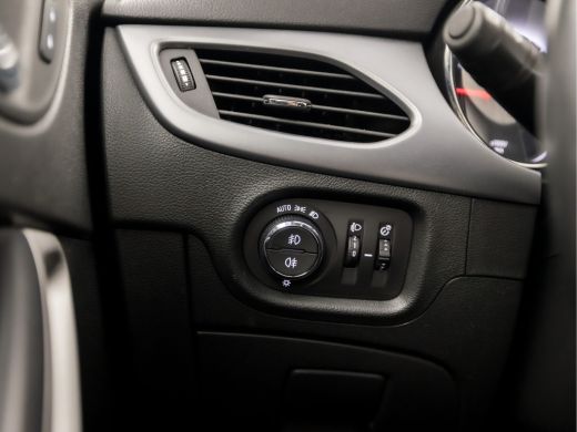 Opel Astra Sports Tourer 1.2 Sport (APPLE CARPLAY, NAVIGATIE, CLIMATE, CAMERA, SPORTSTOELEN, LM VELGEN, CRUI... ActivLease financial lease