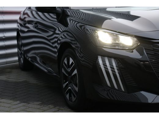 Peugeot 208 1.2 PURETECH 100PK ALLURE / NAVI / LEDER / CLIMA / PDC / 16" LMV / CAMERA / WINTERPAKKET / CRUISE... ActivLease financial lease