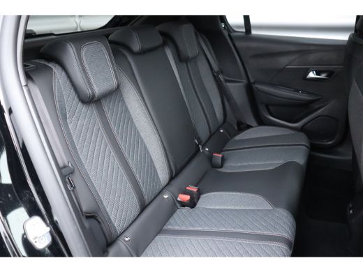 Peugeot 208 1.2 PURETECH 100PK ALLURE / NAVI / LEDER / CLIMA / PDC / 16" LMV / CAMERA / WINTERPAKKET / CRUISE... ActivLease financial lease