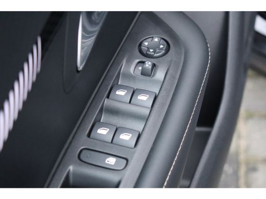 Peugeot 208 1.2 PURETECH 100PK ALLURE / NAVI / LEDER / CLIMA / PDC / 16" LMV / CAMERA / WINTERPAKKET / CRUISE... ActivLease financial lease