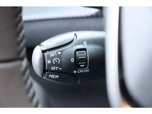 Peugeot 208 1.2 PURETECH 100PK ALLURE / NAVI / LEDER / CLIMA / PDC / 16" LMV / CAMERA / WINTERPAKKET / CRUISE... ActivLease financial lease