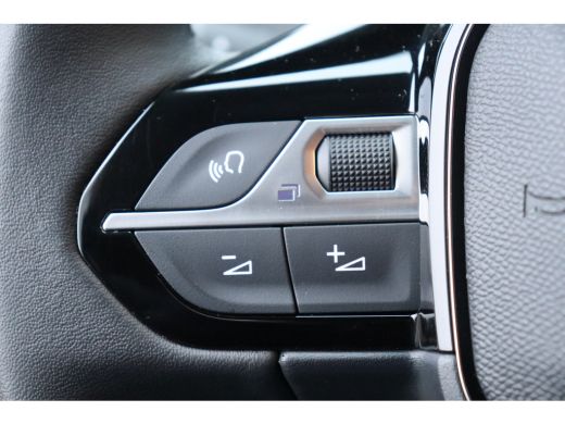 Peugeot 208 1.2 PURETECH 100PK ALLURE / NAVI / LEDER / CLIMA / PDC / 16" LMV / CAMERA / WINTERPAKKET / CRUISE... ActivLease financial lease