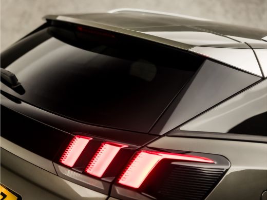 Peugeot 3008 1.2 PureTech Sport (APPLE CARPLAY, GROOT NAVI, 360 CAMERA, TREKHAAK, SPORTSTOELEN, GETINT GLAS, C... ActivLease financial lease