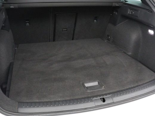 Seat Leon 1.5 eTSI FR Intens | Carplay | Adaptive cruise | Sfeerverlichting | Navigatie | Parkeerhulp | Dod... ActivLease financial lease