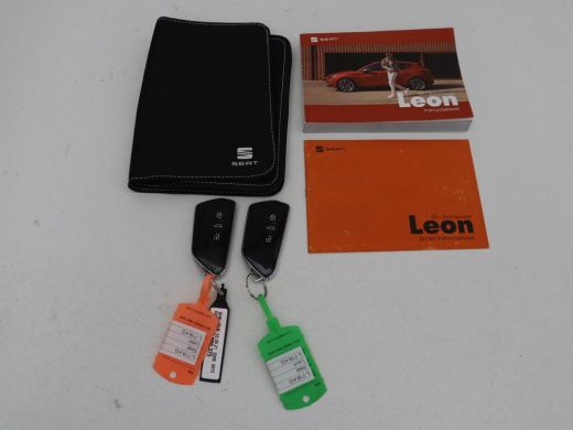 Seat Leon 1.5 eTSI FR Intens | Carplay | Adaptive cruise | Sfeerverlichting | Navigatie | Parkeerhulp | Dod... ActivLease financial lease