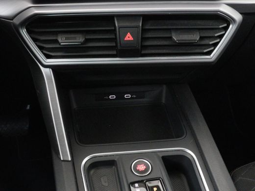 Seat Leon 1.5 eTSI FR Intens | Carplay | Adaptive cruise | Sfeerverlichting | Navigatie | Parkeerhulp | Dod... ActivLease financial lease