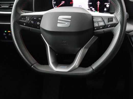 Seat Leon 1.5 eTSI FR Intens | Carplay | Adaptive cruise | Sfeerverlichting | Navigatie | Parkeerhulp | Dod... ActivLease financial lease