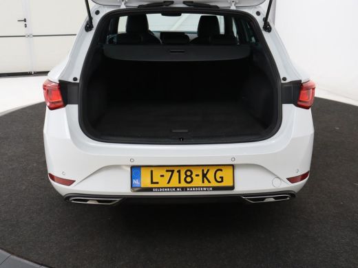 Seat Leon 1.5 eTSI FR Intens | Carplay | Adaptive cruise | Sfeerverlichting | Navigatie | Parkeerhulp | Dod... ActivLease financial lease